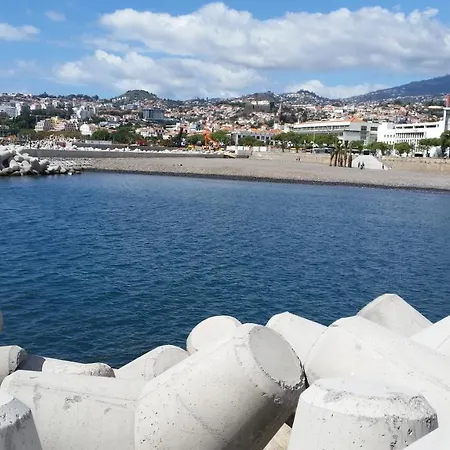 Sao Thiago House Madeira 푼샬